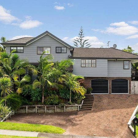 Villa With Pool In Browns Bay オークランド エクステリア 写真