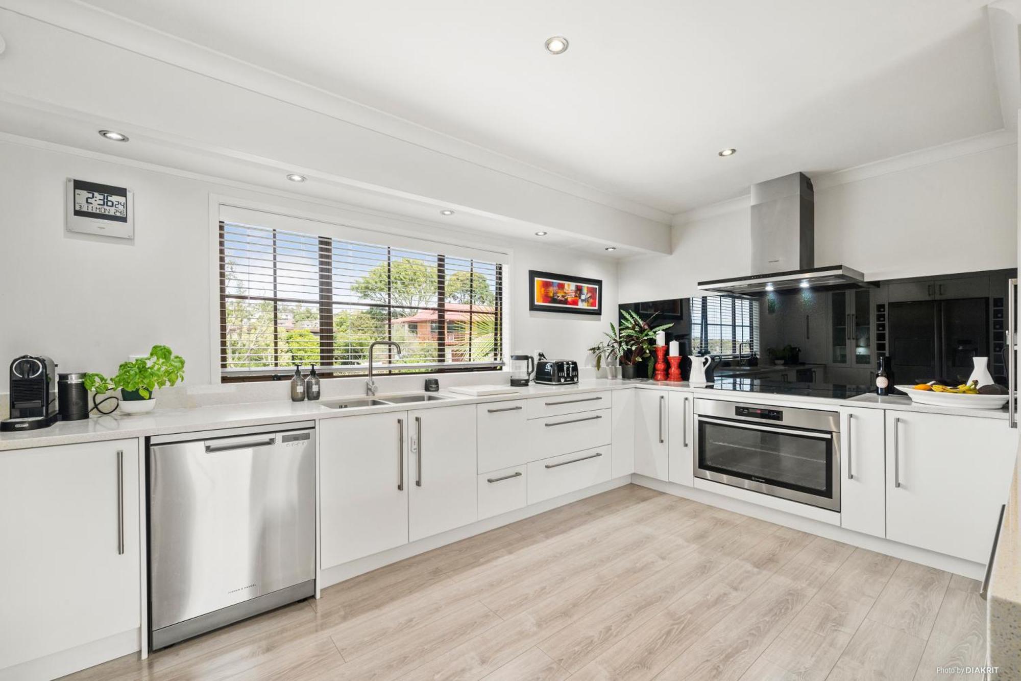 Villa With Pool In Browns Bay オークランド エクステリア 写真
