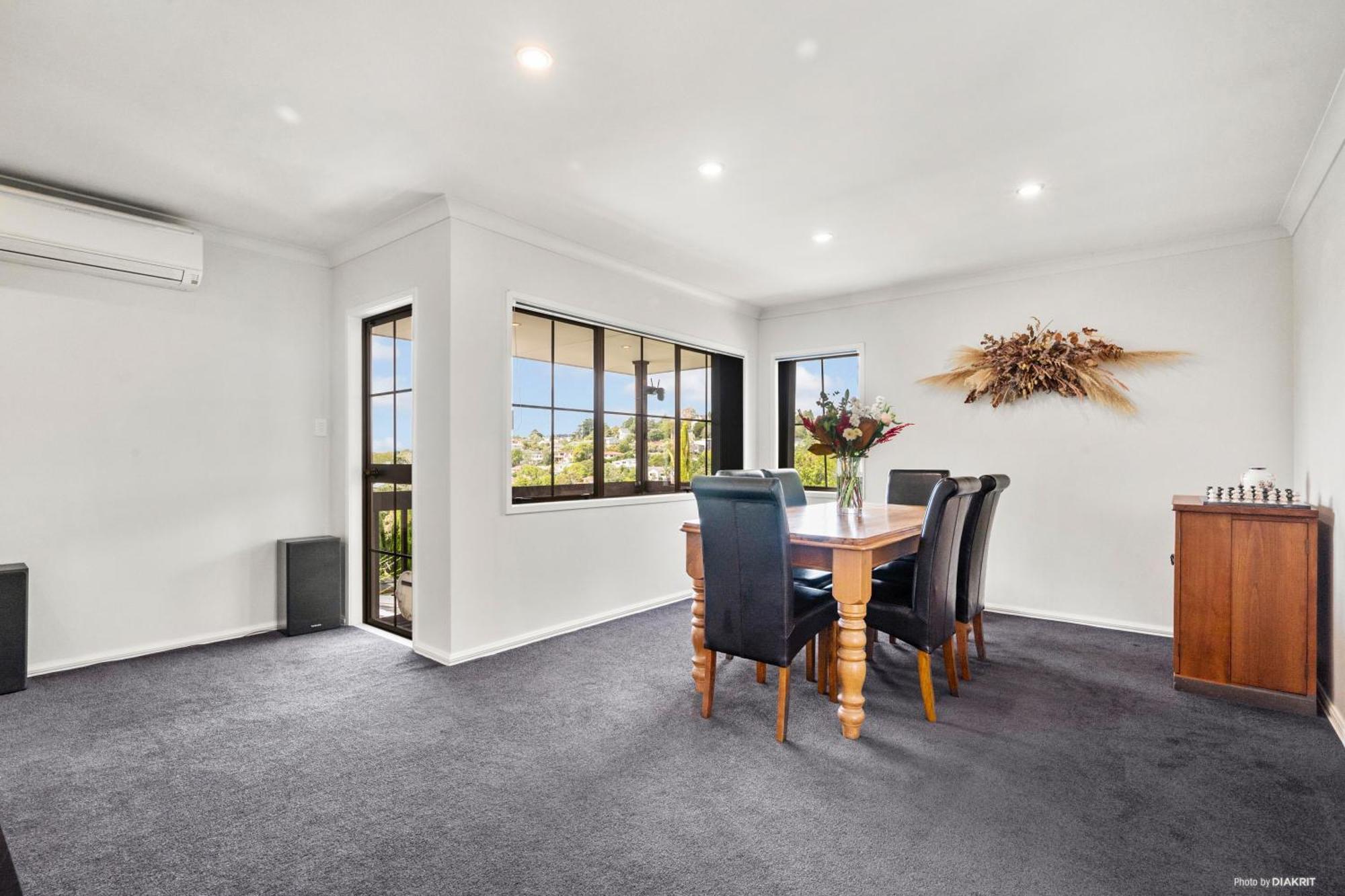 Villa With Pool In Browns Bay オークランド エクステリア 写真
